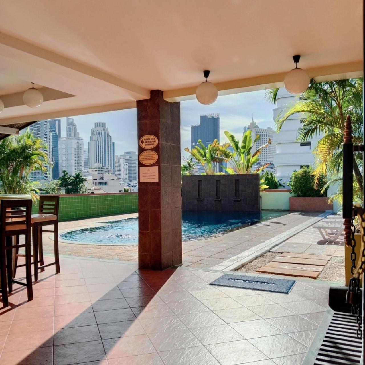 Woraburi Sukhumvit Hotel Bangkok Buitenkant foto