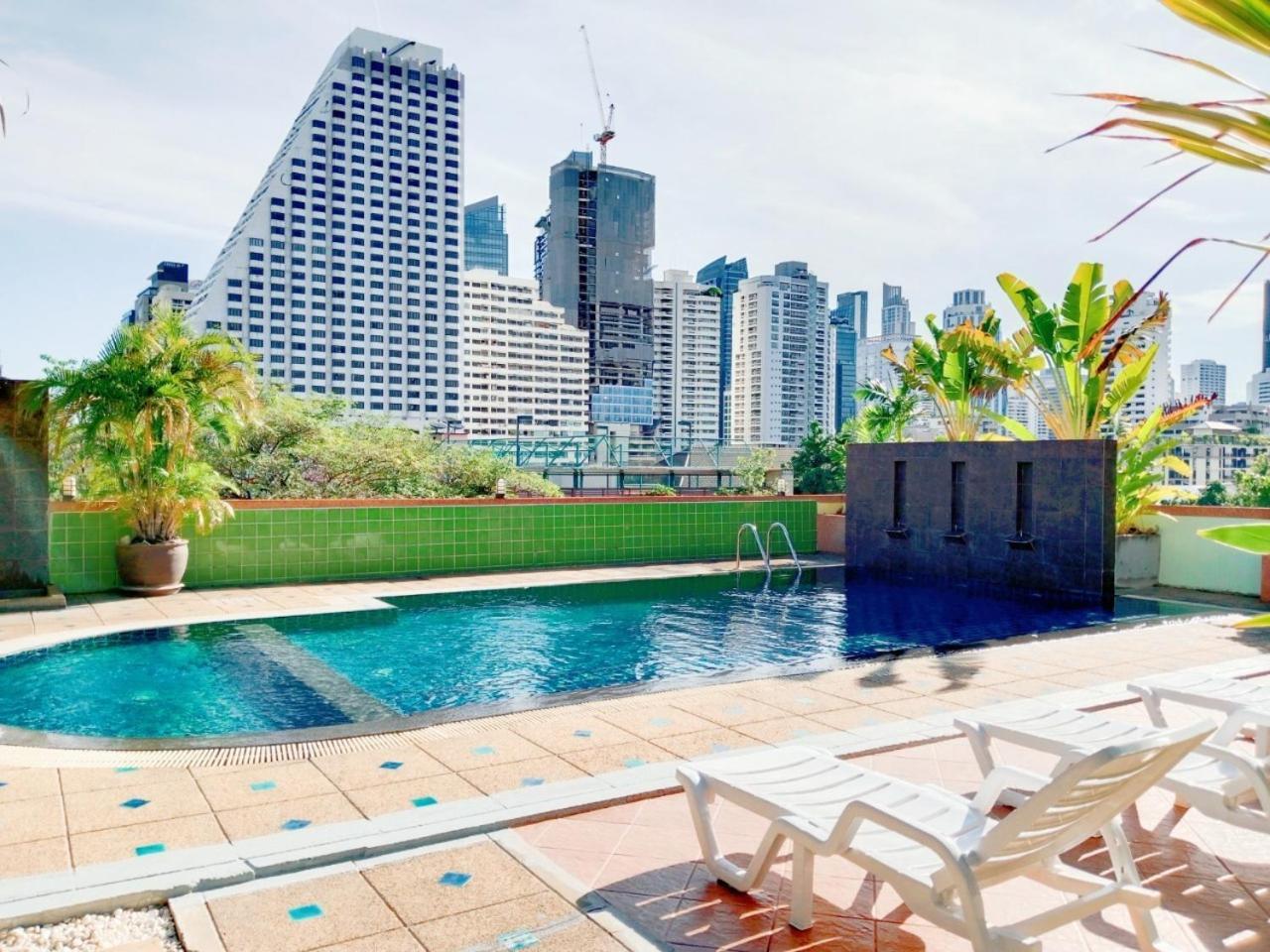 Woraburi Sukhumvit Hotel Bangkok Buitenkant foto