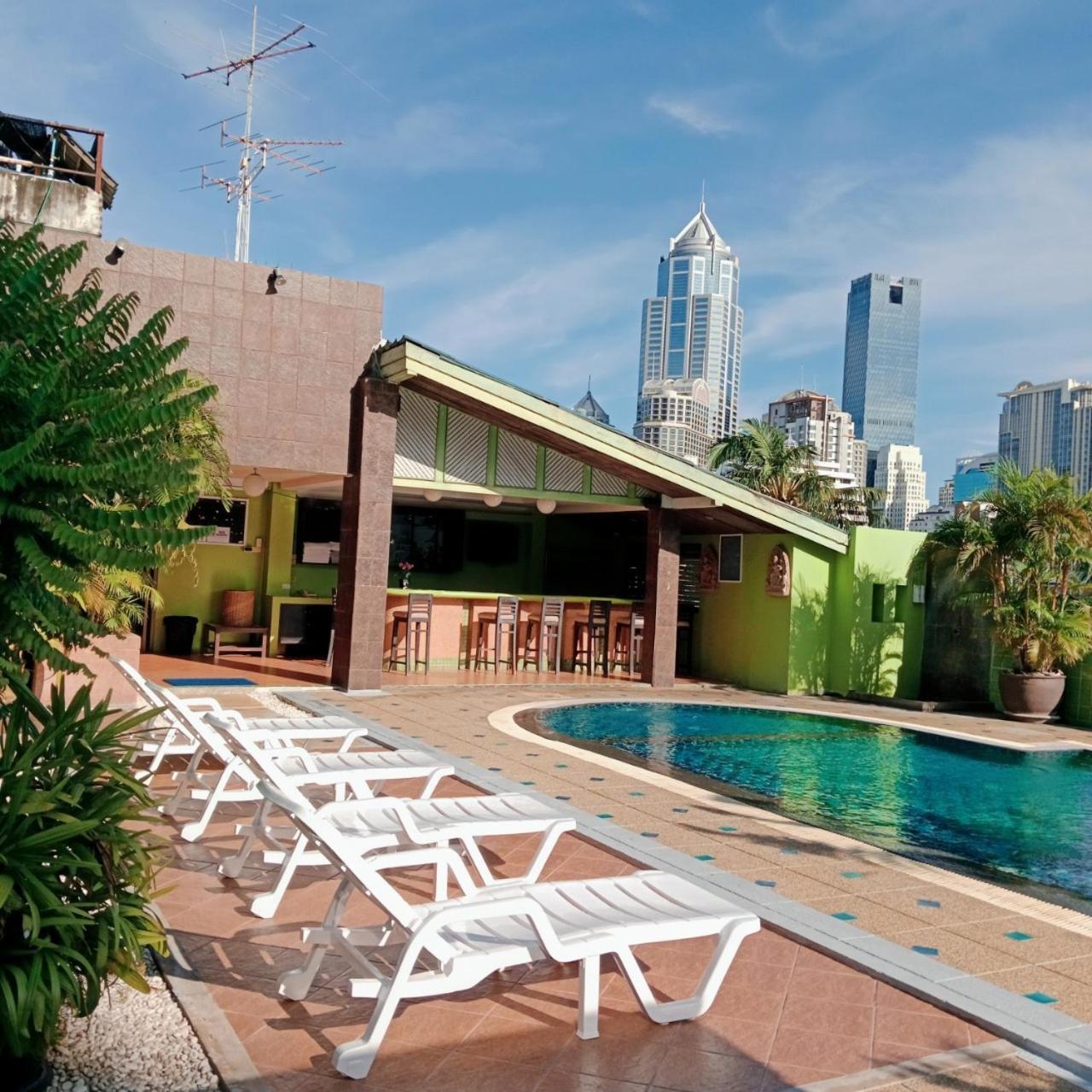 Woraburi Sukhumvit Hotel Bangkok Buitenkant foto