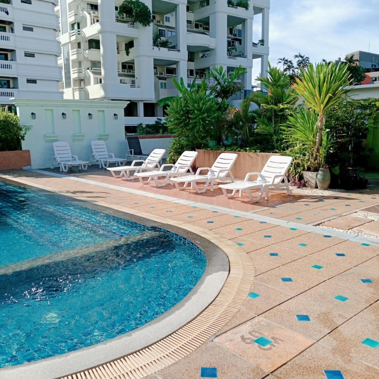 Woraburi Sukhumvit Hotel Bangkok Buitenkant foto
