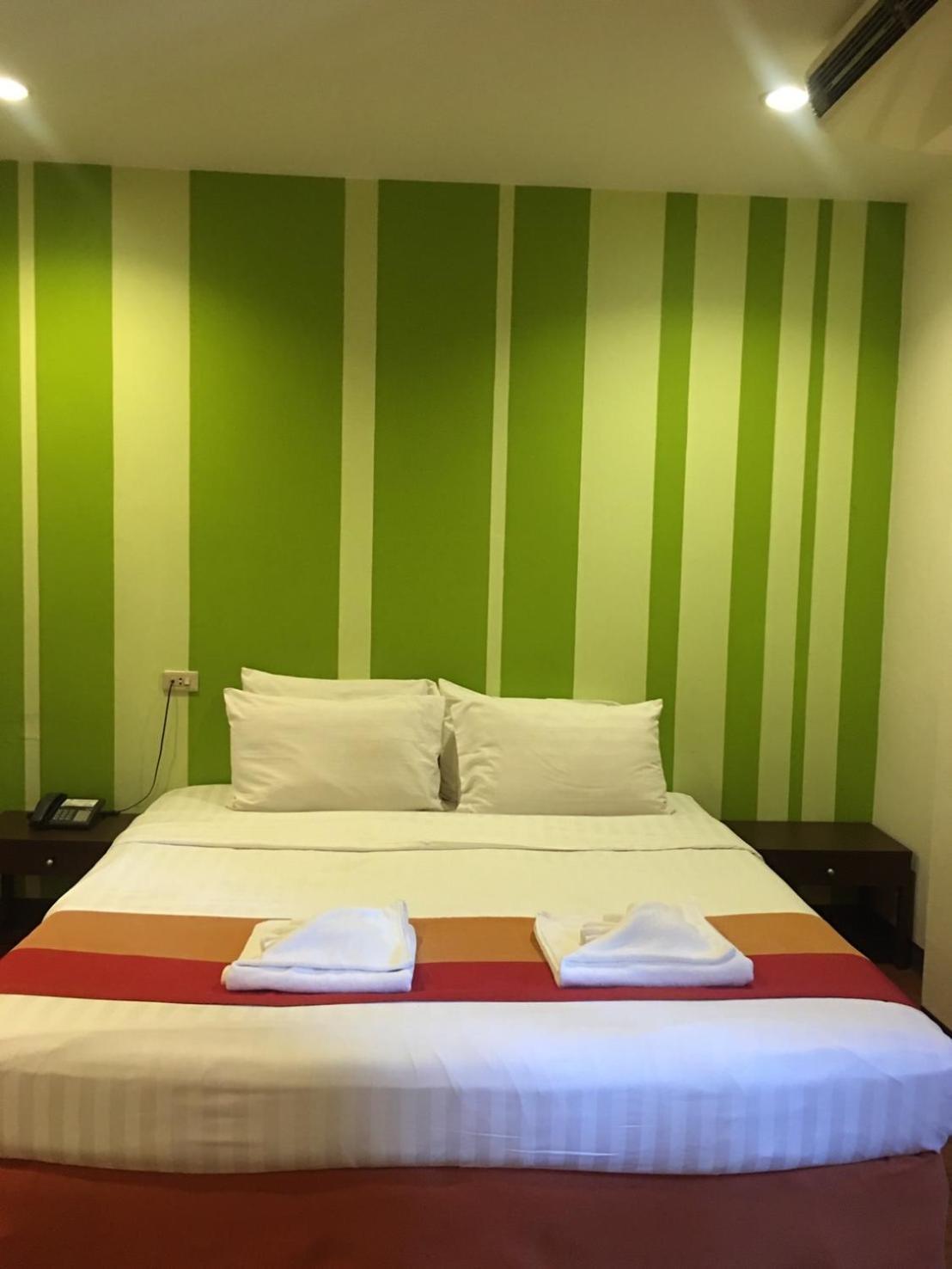 Woraburi Sukhumvit Hotel Bangkok Buitenkant foto