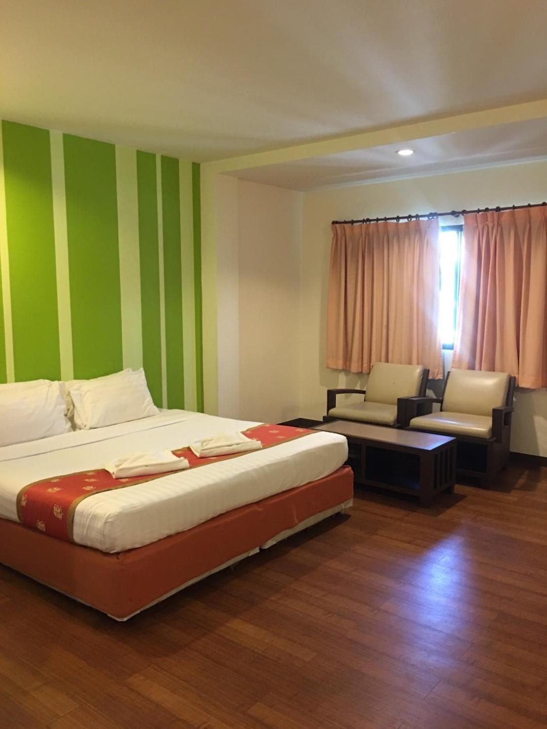 Woraburi Sukhumvit Hotel Bangkok Buitenkant foto