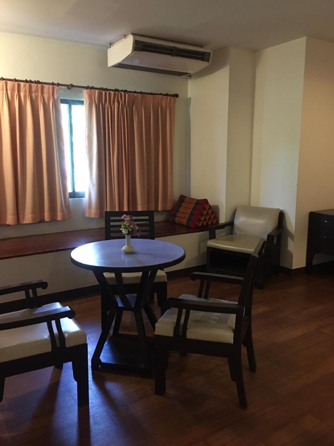 Woraburi Sukhumvit Hotel Bangkok Buitenkant foto