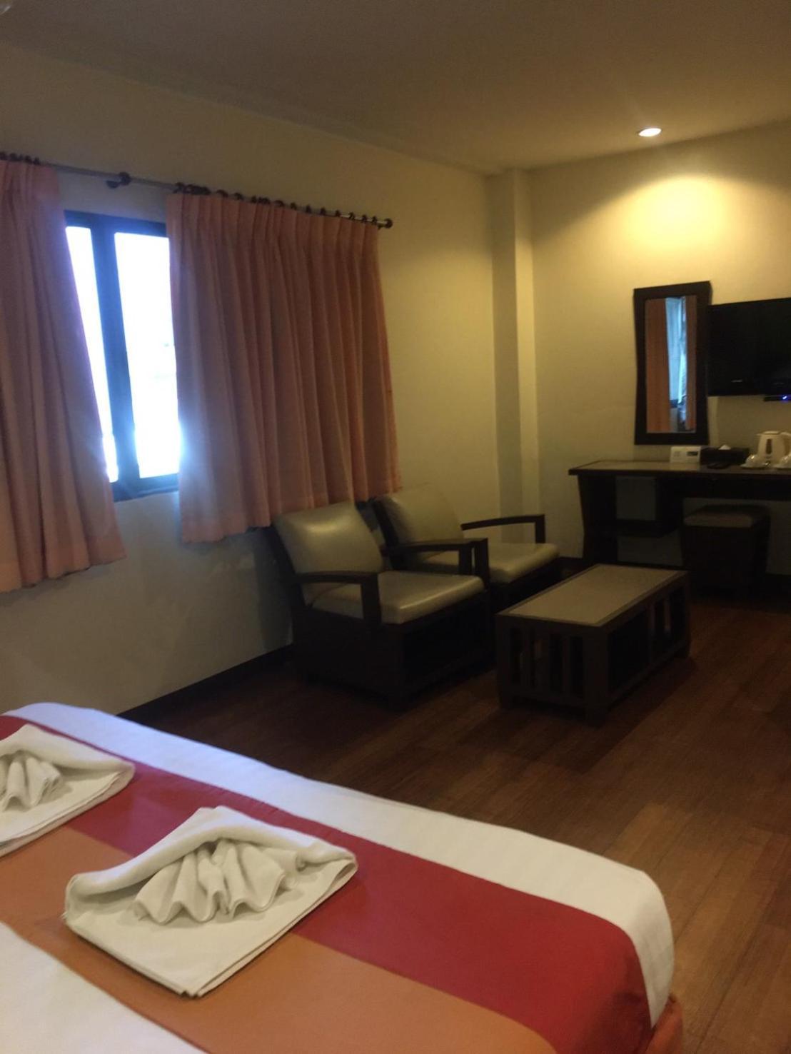 Woraburi Sukhumvit Hotel Bangkok Buitenkant foto
